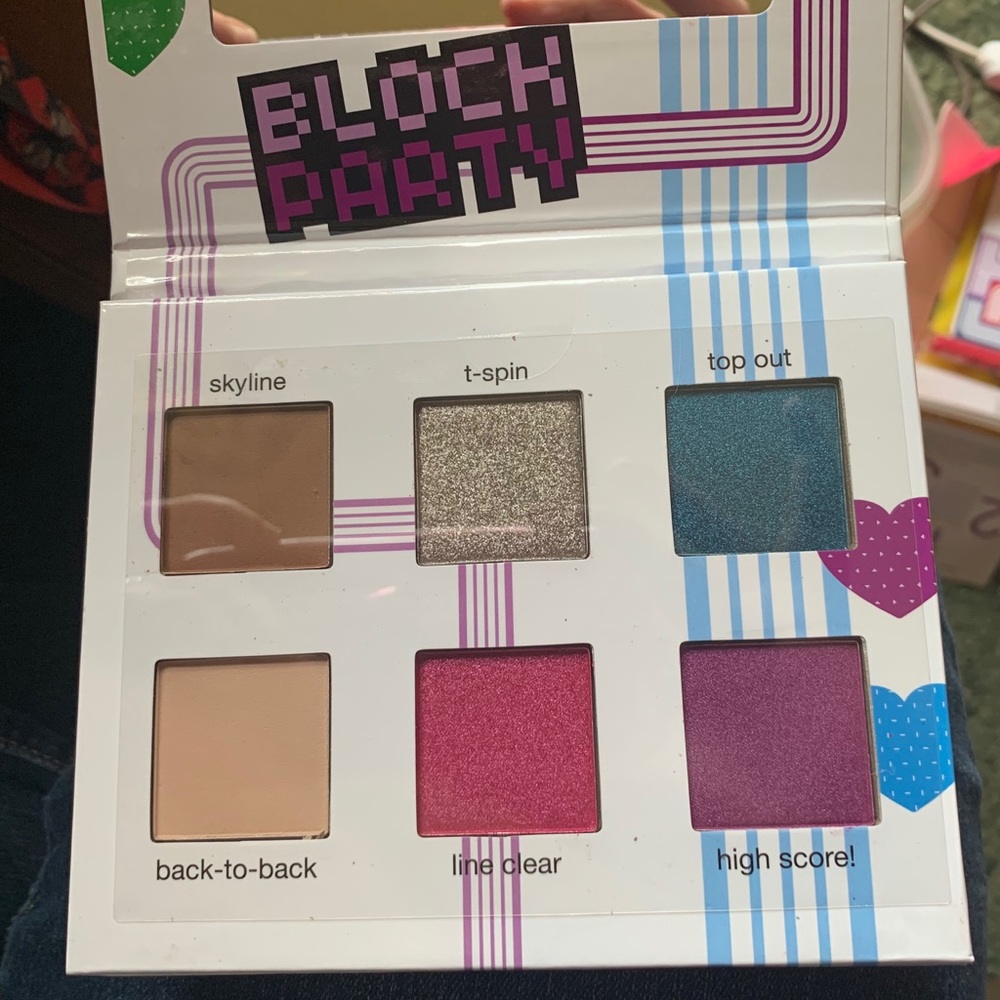 Ipsy Tetris eyeshadow palette